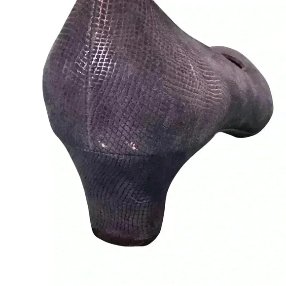 Salvatore Feragamo womens navy pumps 9.5 vintage heels snakeskin pattern shoes - Picture 7 of 13